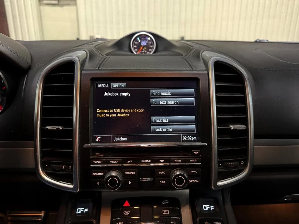 2014 Porsche 958 Cayenne - Image 16 of 19
