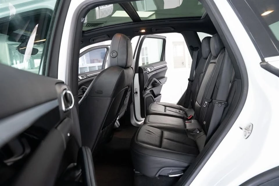 2014 Porsche 958 Cayenne - Image 12 of 20