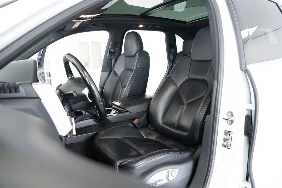 2014 Porsche 958 Cayenne - Image 11 of 20