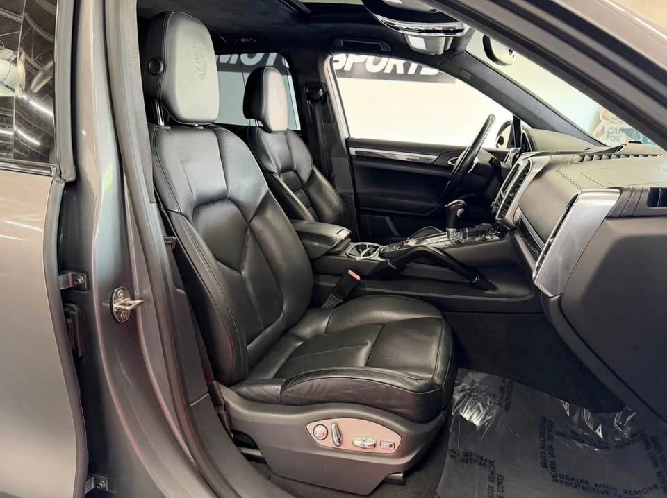 2014 Porsche 958 Cayenne - Image 13 of 18
