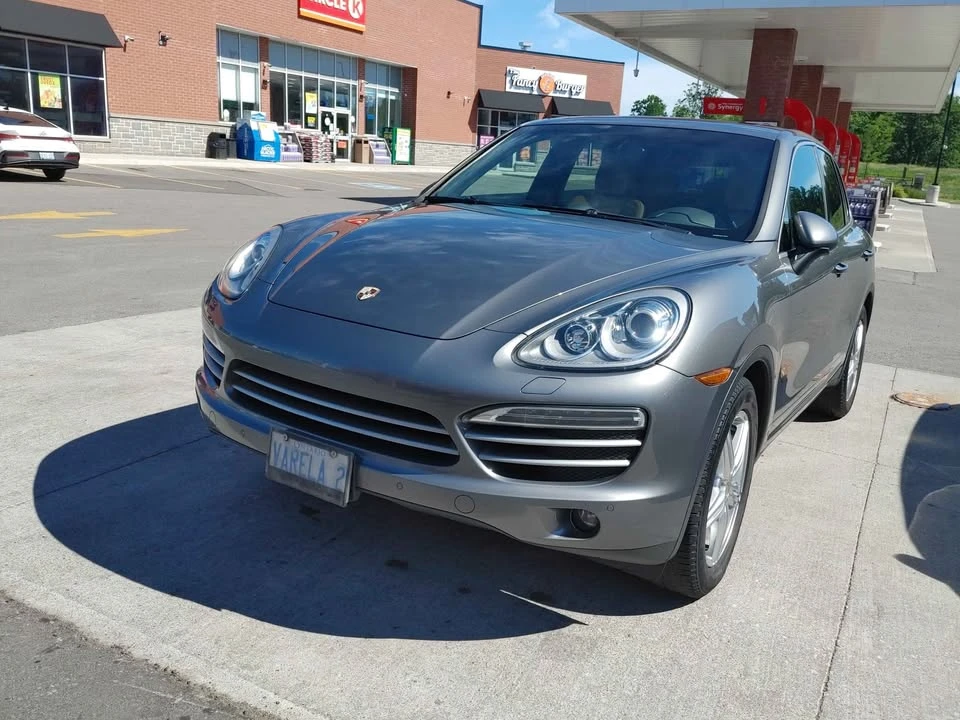 2014 Porsche 958 Cayenne - Image 2 of 8