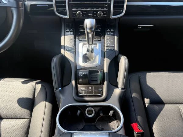 2014 Porsche 958 Cayenne - Image 12 of 21