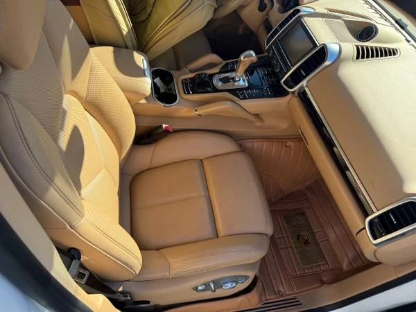2014 Porsche 958 Cayenne - Image 4 of 14