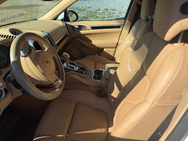 2014 Porsche 958 Cayenne - Image 10 of 14
