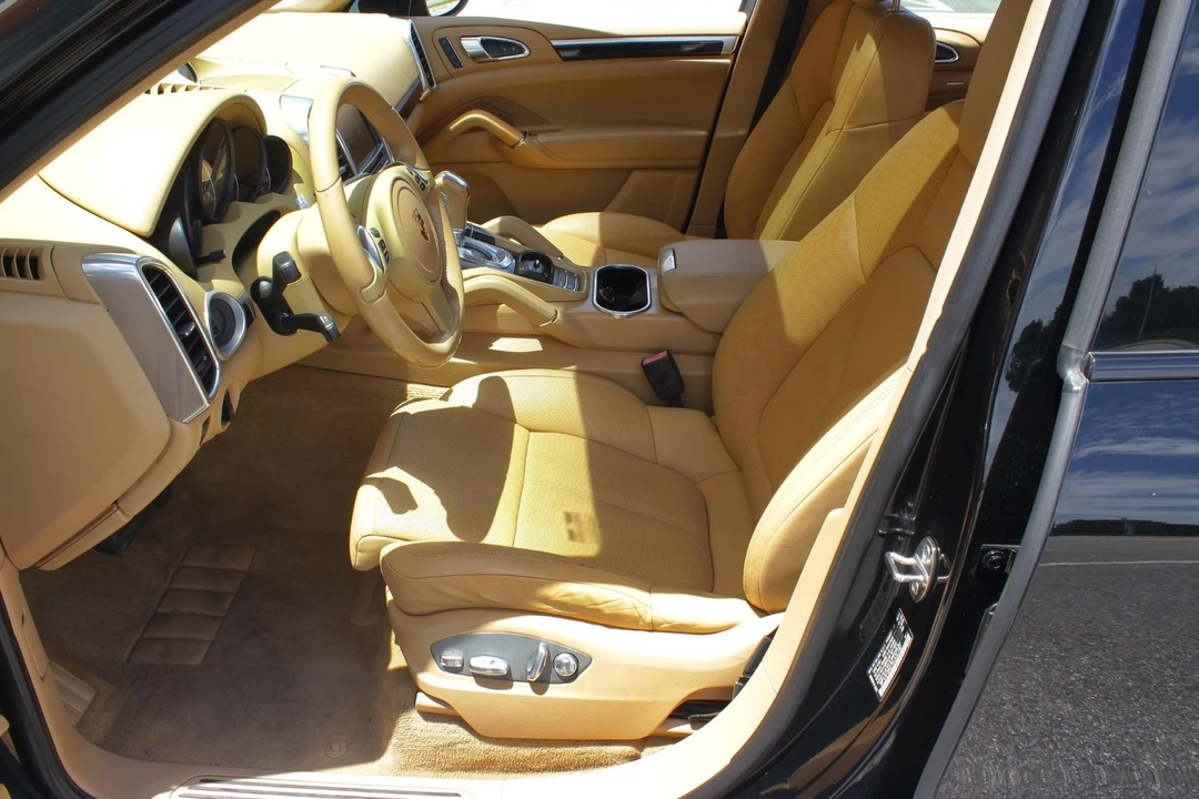 2014 Porsche Cayenne - Image 11 of 31