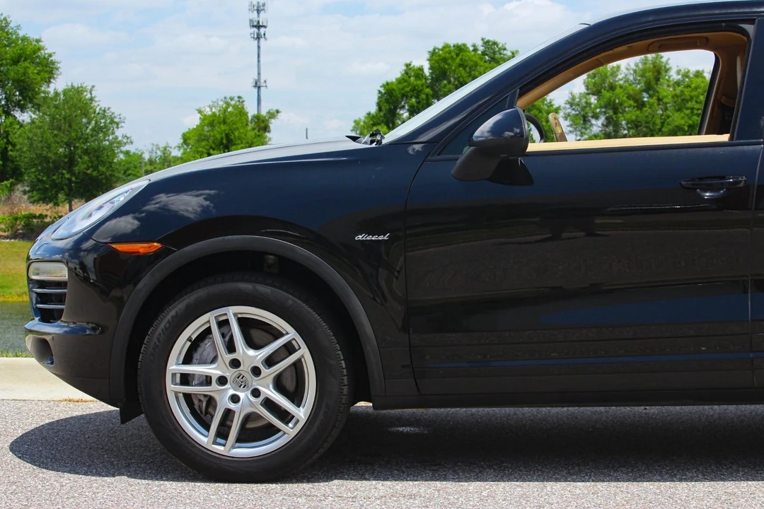 2014 Porsche Cayenne - Image 29 of 31