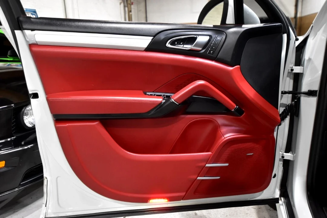 2014 Porsche 958 Cayenne GTS - Image 10 of 12