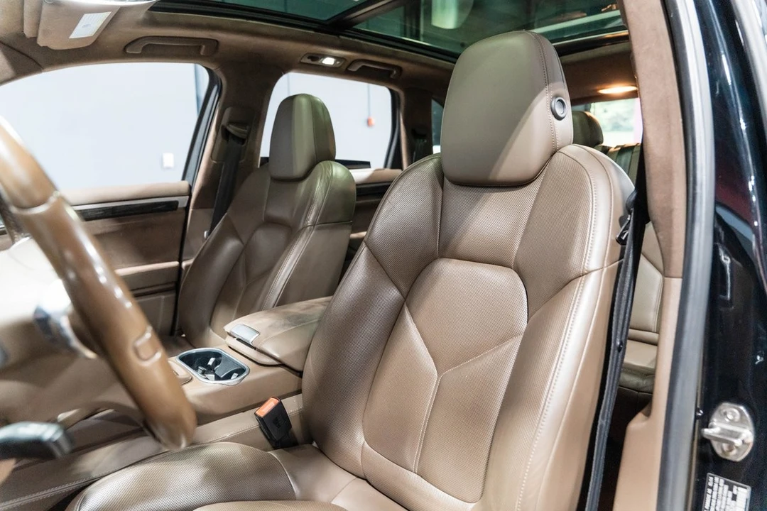 2014 Porsche 958 Cayenne GTS - Image 25 of 31