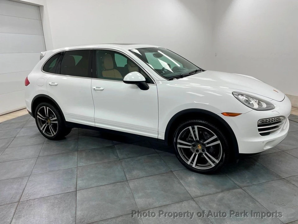 2014 Porsche 958 Cayenne - Image 9 of 12