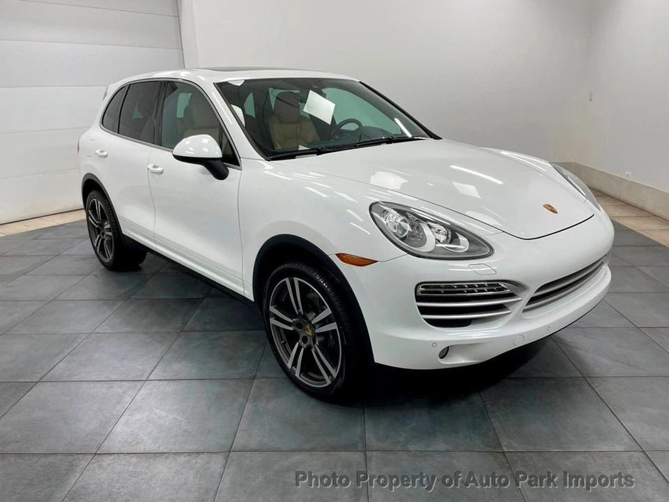 2014 Porsche 958 Cayenne - Image 8 of 12
