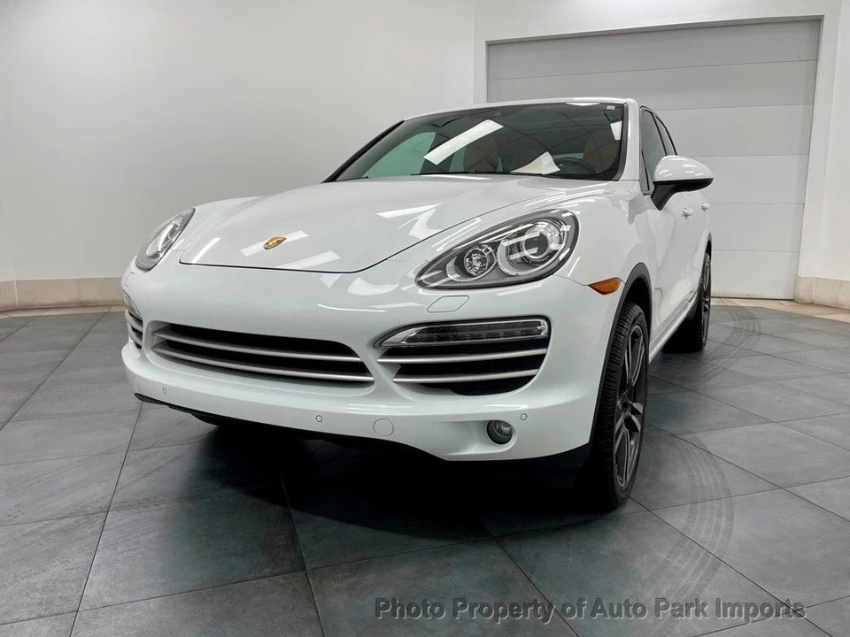 2014 Porsche 958 Cayenne - Image 3 of 12