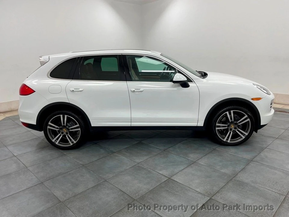 2014 Porsche 958 Cayenne - Image 10 of 12