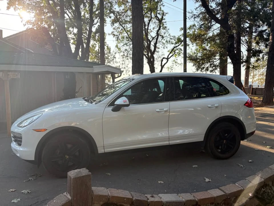 2014 Porsche 958 Cayenne - Image 2 of 15