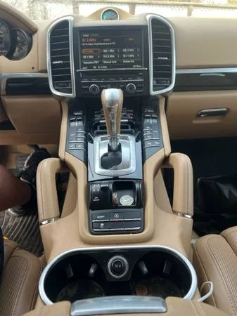 2014 Porsche 958 Cayenne - Image 8 of 12