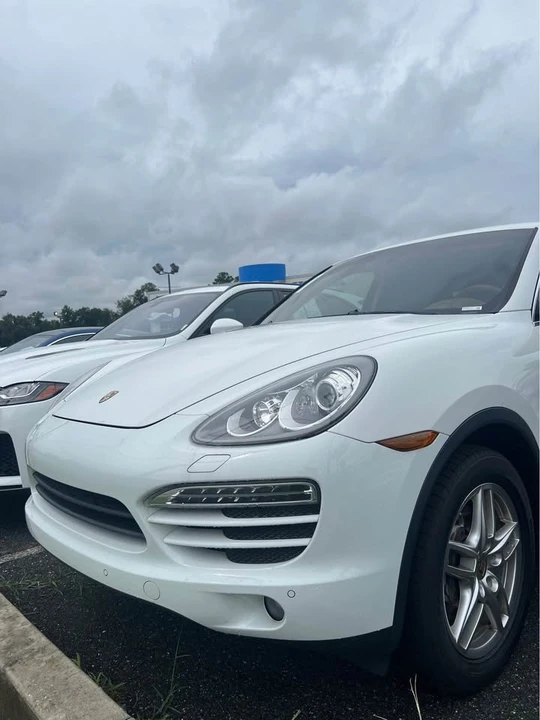 2014 Porsche 958 Cayenne - Image 2 of 10