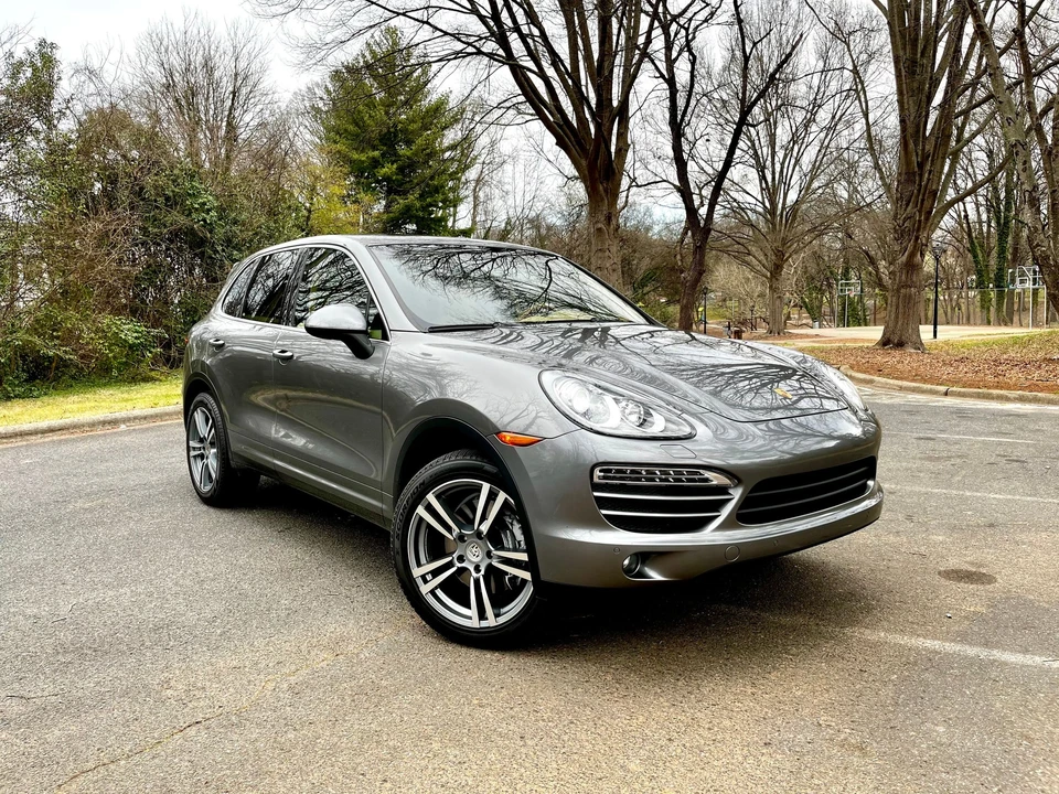 2014 Porsche 958 Cayenne - Image 2 of 9