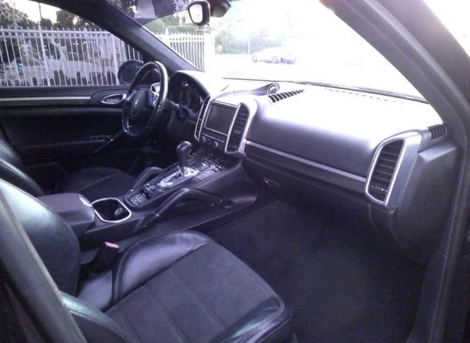 2014 Porsche 958 Cayenne GTS - Image 10 of 15