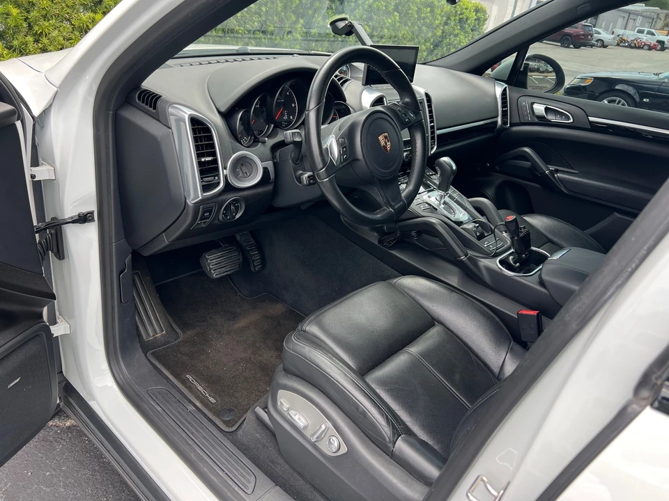 2014 Porsche 958 Cayenne Diesel - Image 8 of 12