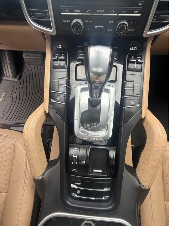 2014 Porsche 958 Cayenne Diesel - Image 14 of 15