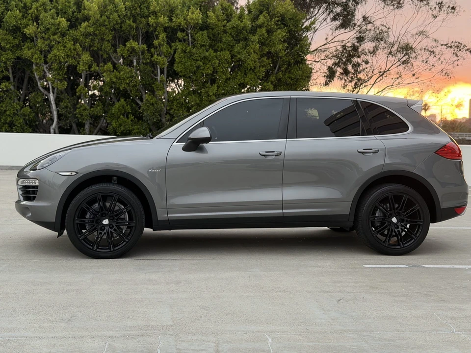 2014 Porsche - Image 8 of 31