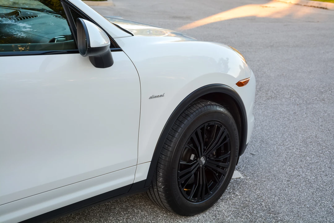 2014 Porsche 958 Cayenne Diesel - Image 25 of 31