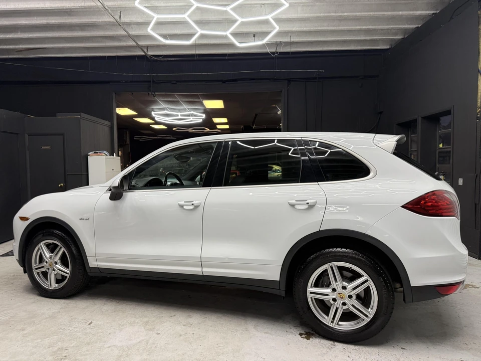 2014 Porsche 958 Cayenne Diesel - Image 30 of 31