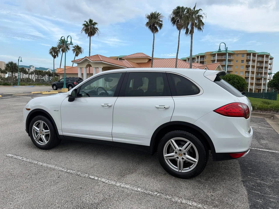 2014 Porsche 958 Cayenne Diesel - Image 14 of 31