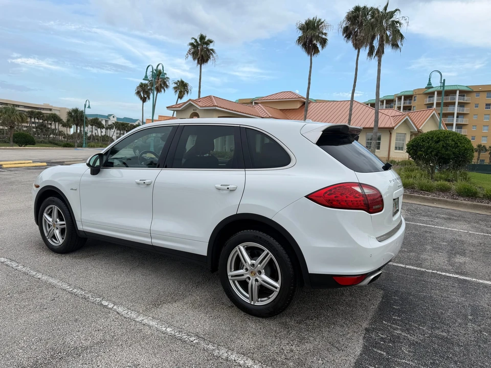 2014 Porsche 958 Cayenne Diesel - Image 16 of 31