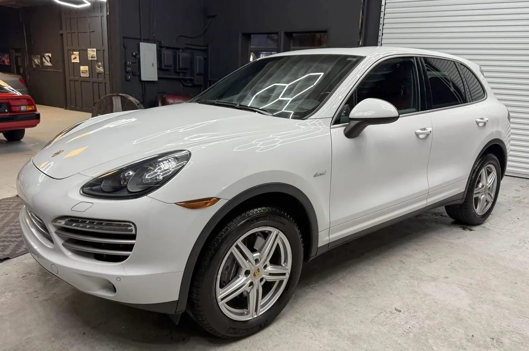 2014 Porsche 958 Cayenne Diesel - Image 2 of 31