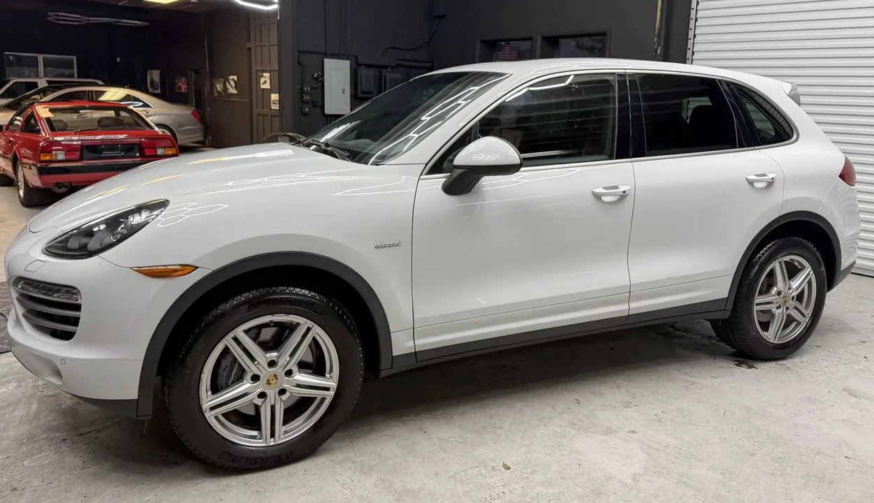 2014 Porsche 958 Cayenne Diesel - Image 3 of 31