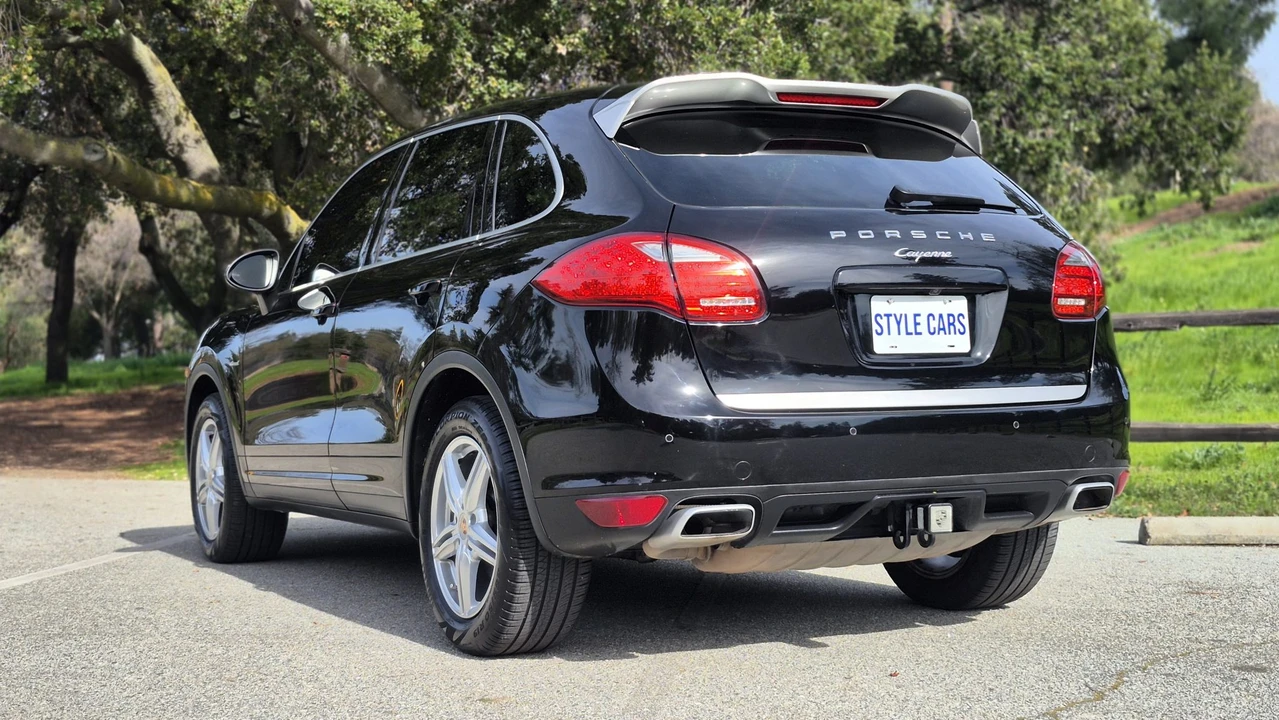 2014 Porsche 958 Cayenne Diesel - Image 14 of 31