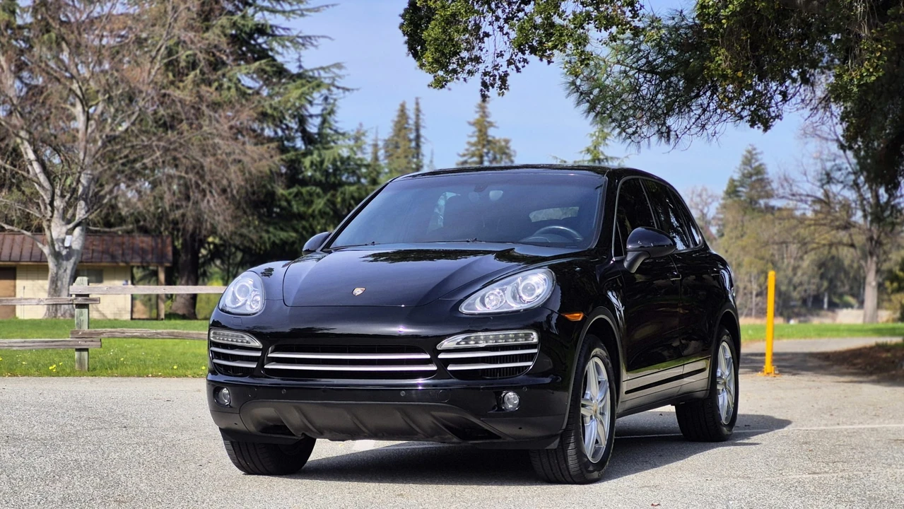 2014 Porsche 958 Cayenne Diesel - Image 2 of 31