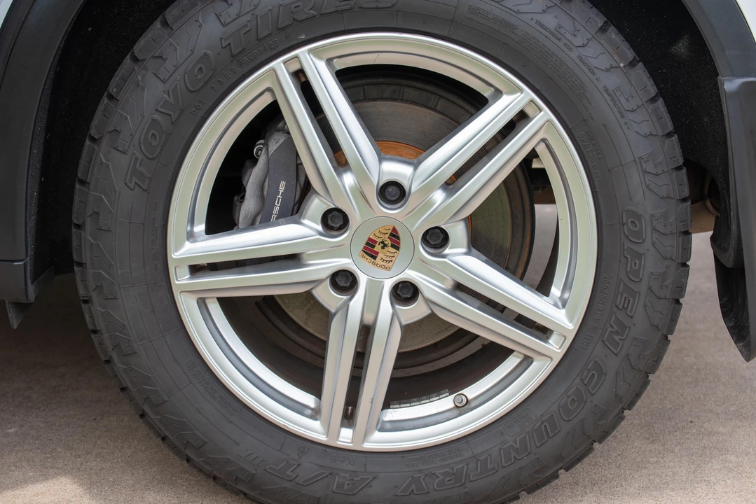 2014 Porsche 958 Cayenne Diesel - Image 25 of 31