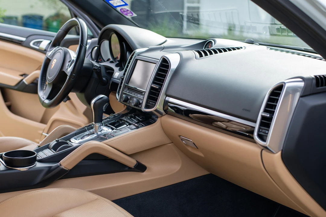 2014 Porsche 958 Cayenne Diesel - Image 28 of 31