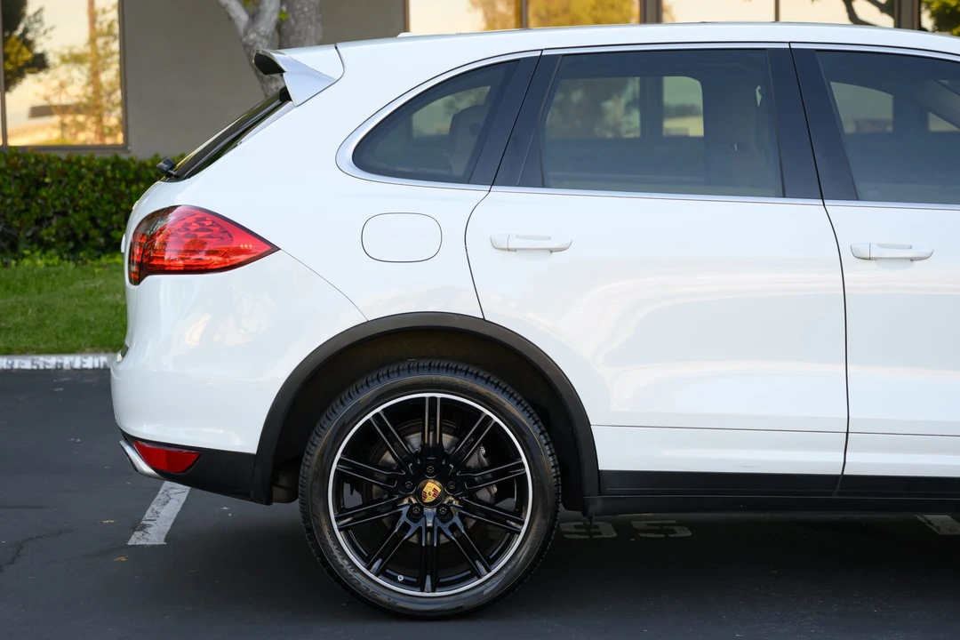 2014 Porsche 958 Cayenne Diesel - Image 30 of 31