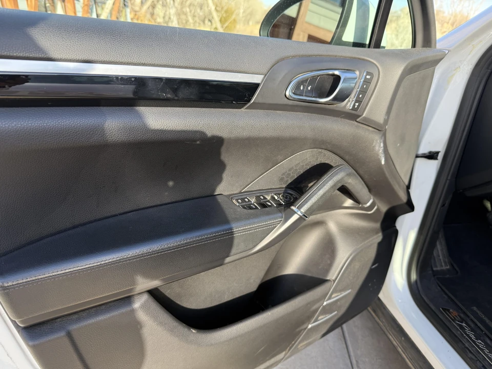 2014 Porsche 958 Cayenne Diesel - Image 29 of 31