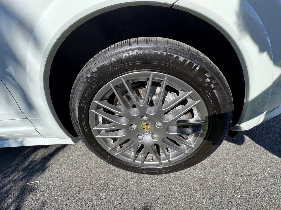 2014 Porsche 958 Cayenne Diesel - Image 25 of 31