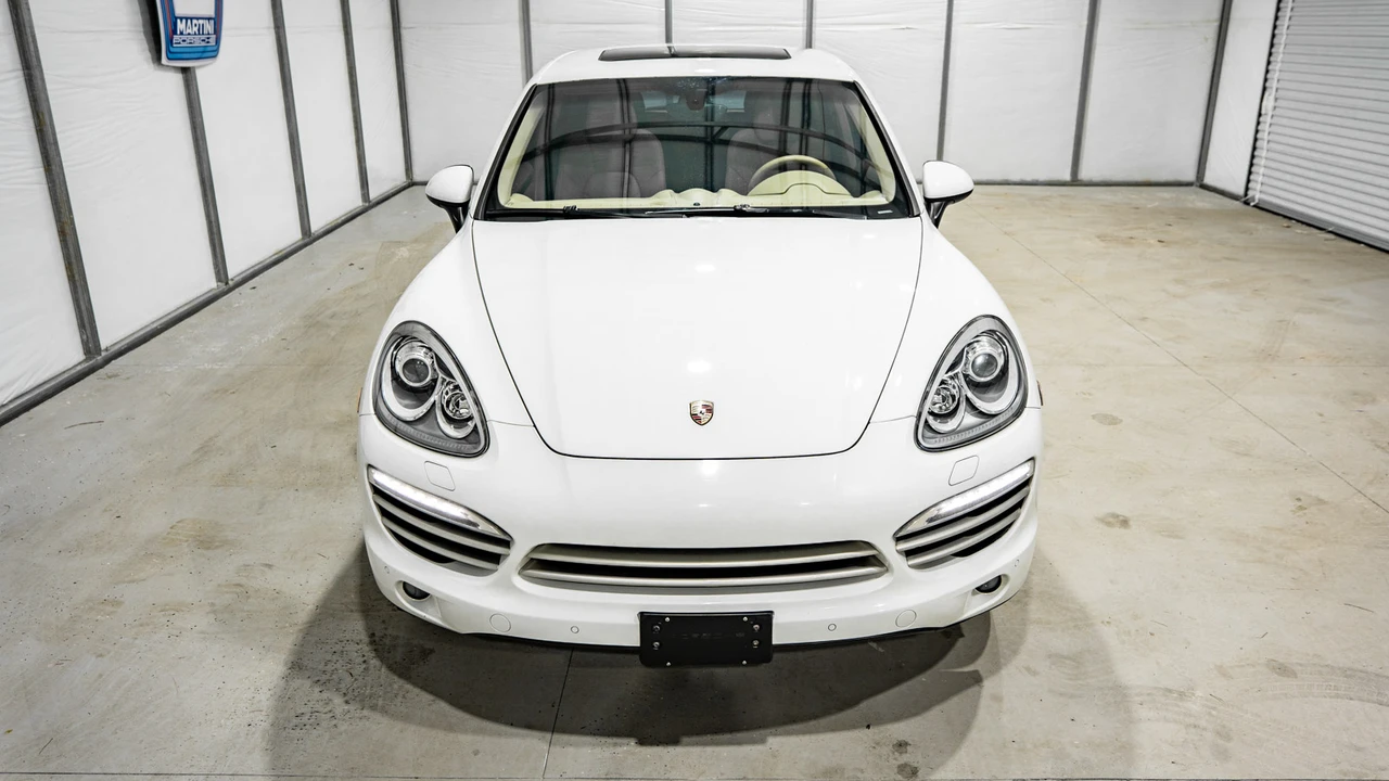 2014 Porsche 958 Cayenne Diesel - Image 2 of 31