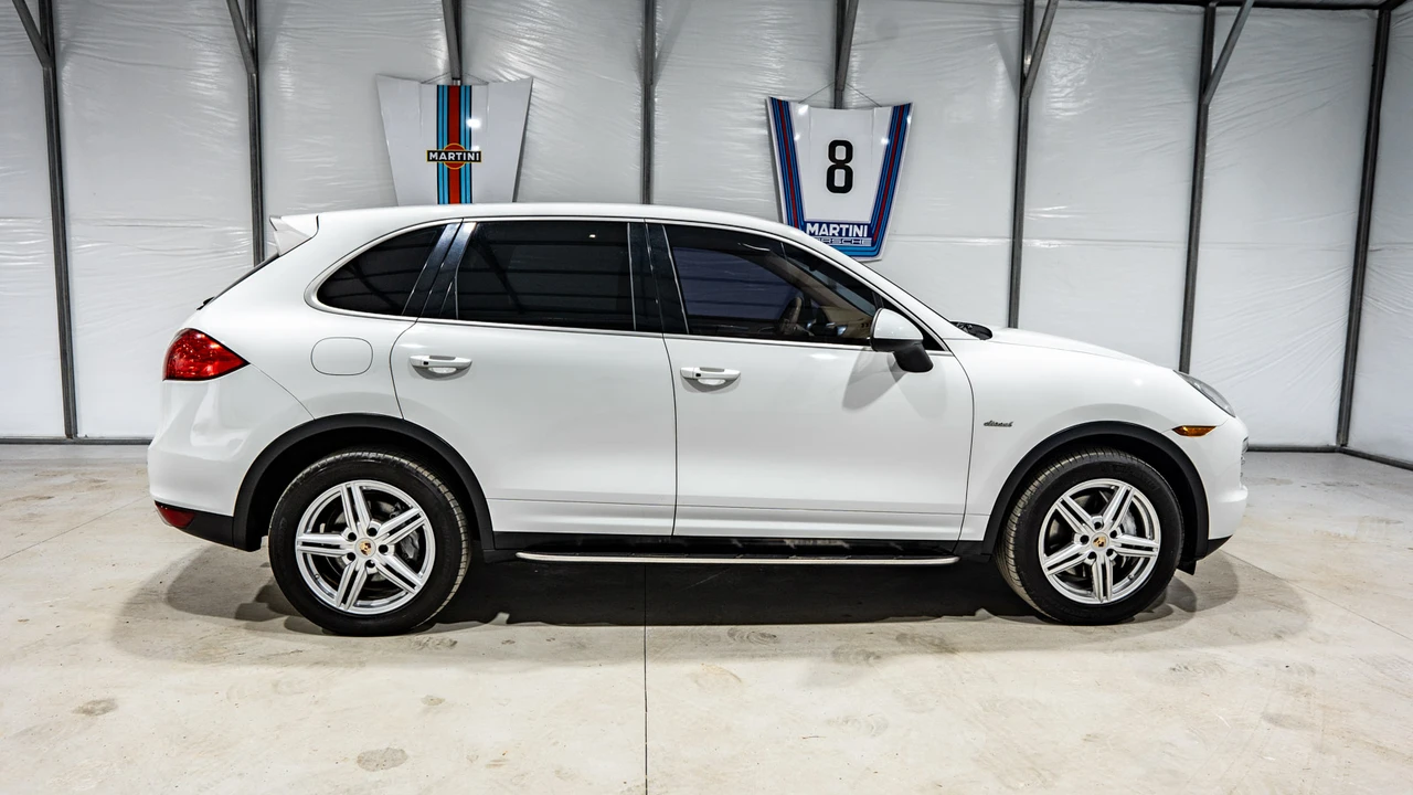 2014 Porsche 958 Cayenne Diesel - Image 18 of 31