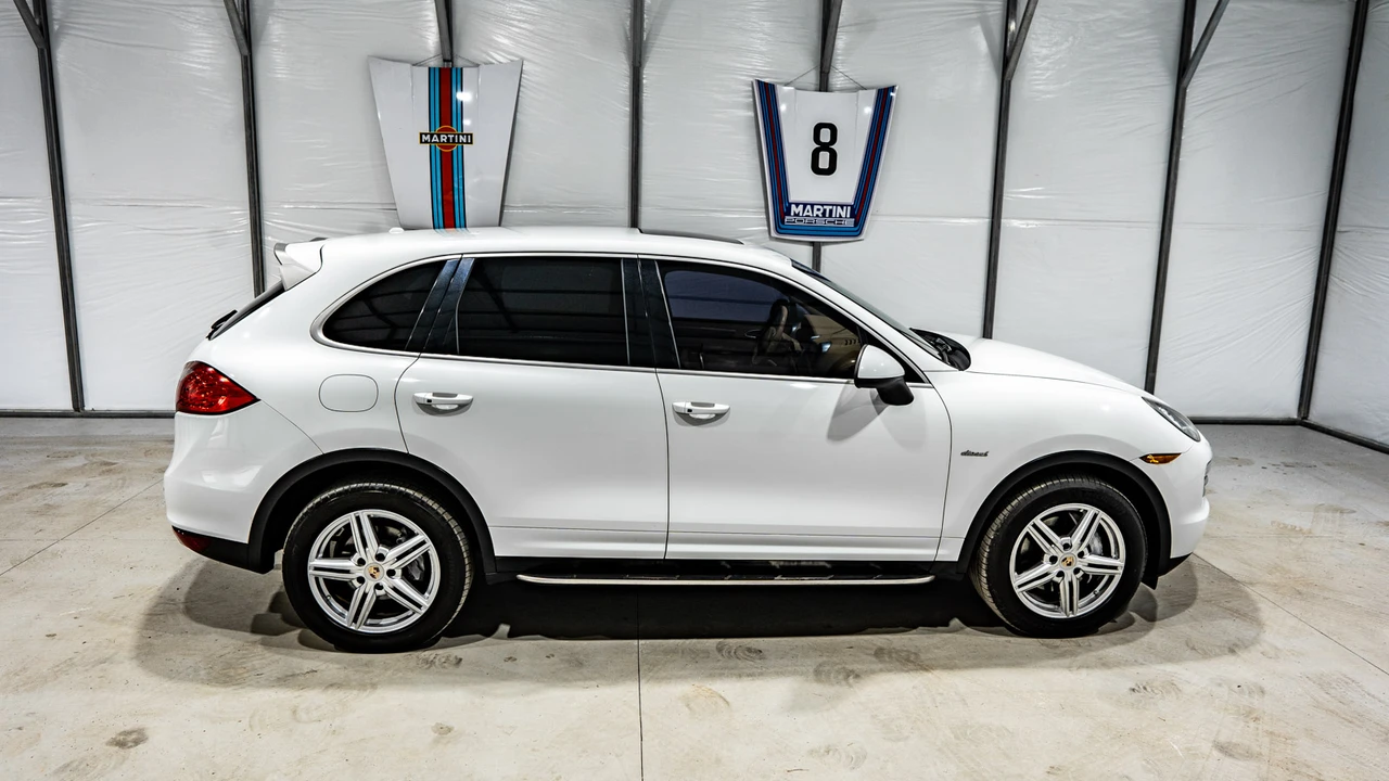 2014 Porsche 958 Cayenne Diesel - Image 16 of 31
