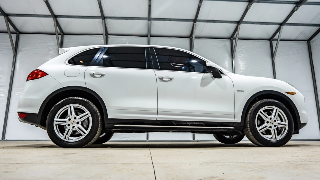 2014 Porsche 958 Cayenne Diesel - Image 15 of 31