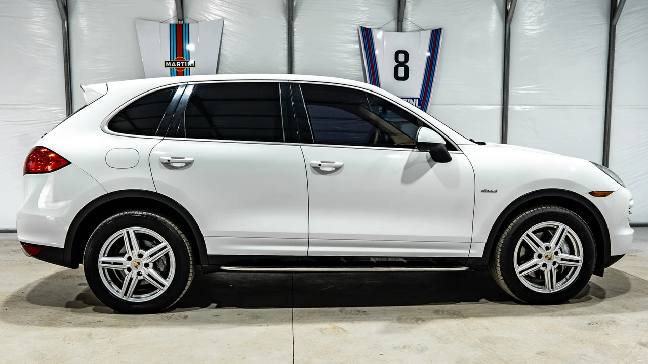 2014 Porsche 958 Cayenne Diesel - Image 20 of 31