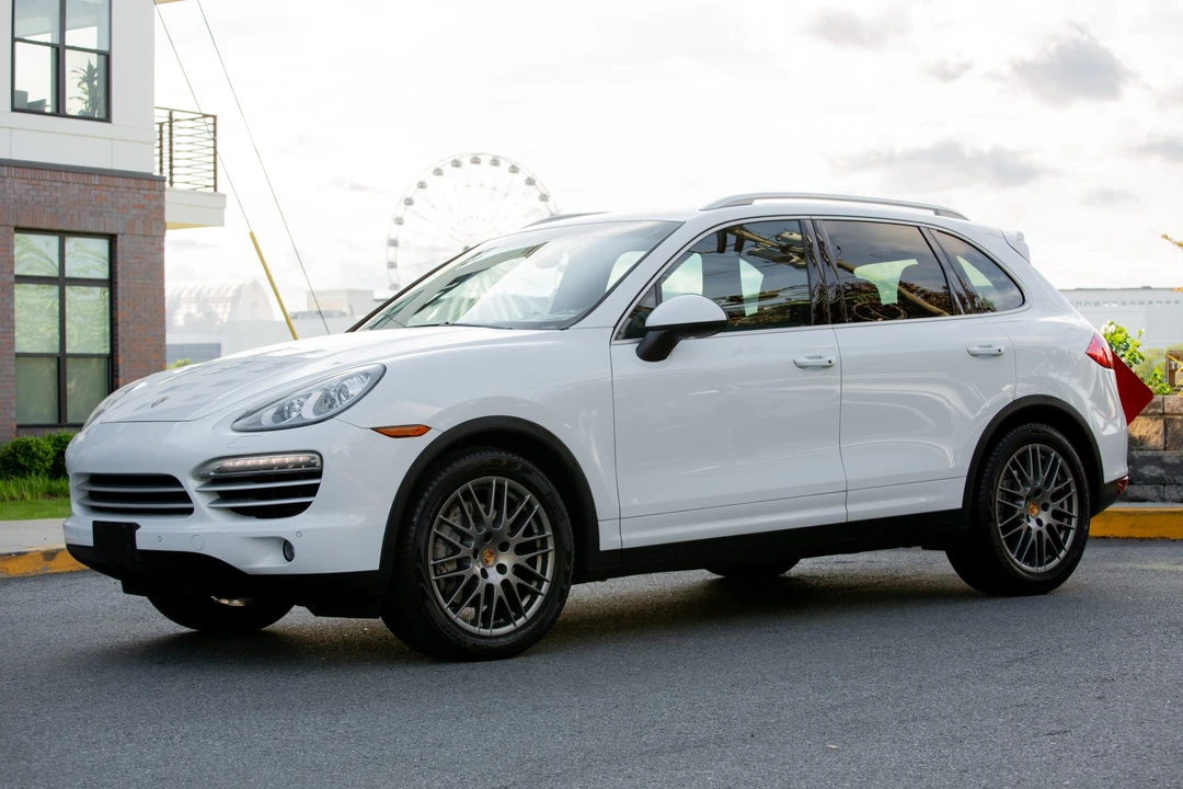 2014 Porsche 958 Cayenne Diesel - Image 2 of 31