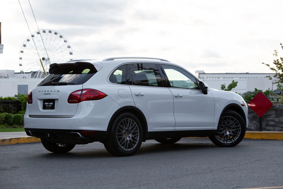 2014 Porsche 958 Cayenne Diesel - Image 17 of 31