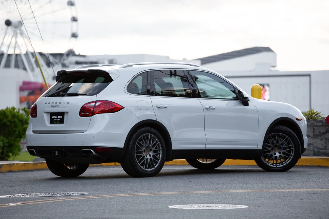2014 Porsche 958 Cayenne Diesel - Image 16 of 31