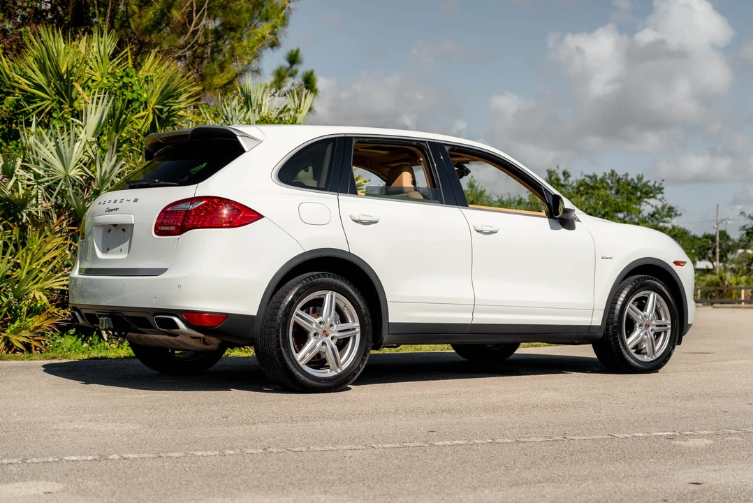 2014 Porsche 958 Cayenne Diesel - Image 10 of 31