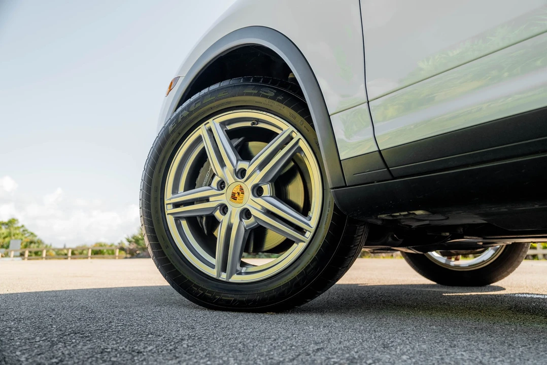 2014 Porsche 958 Cayenne Diesel - Image 30 of 31