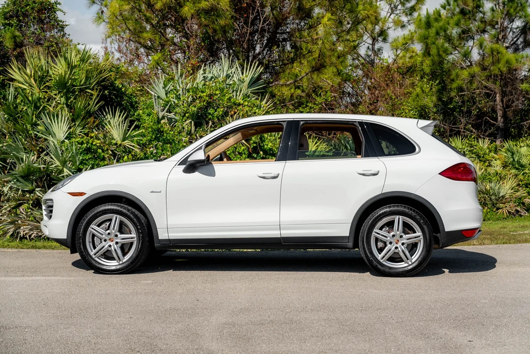 2014 Porsche 958 Cayenne Diesel - Image 15 of 31