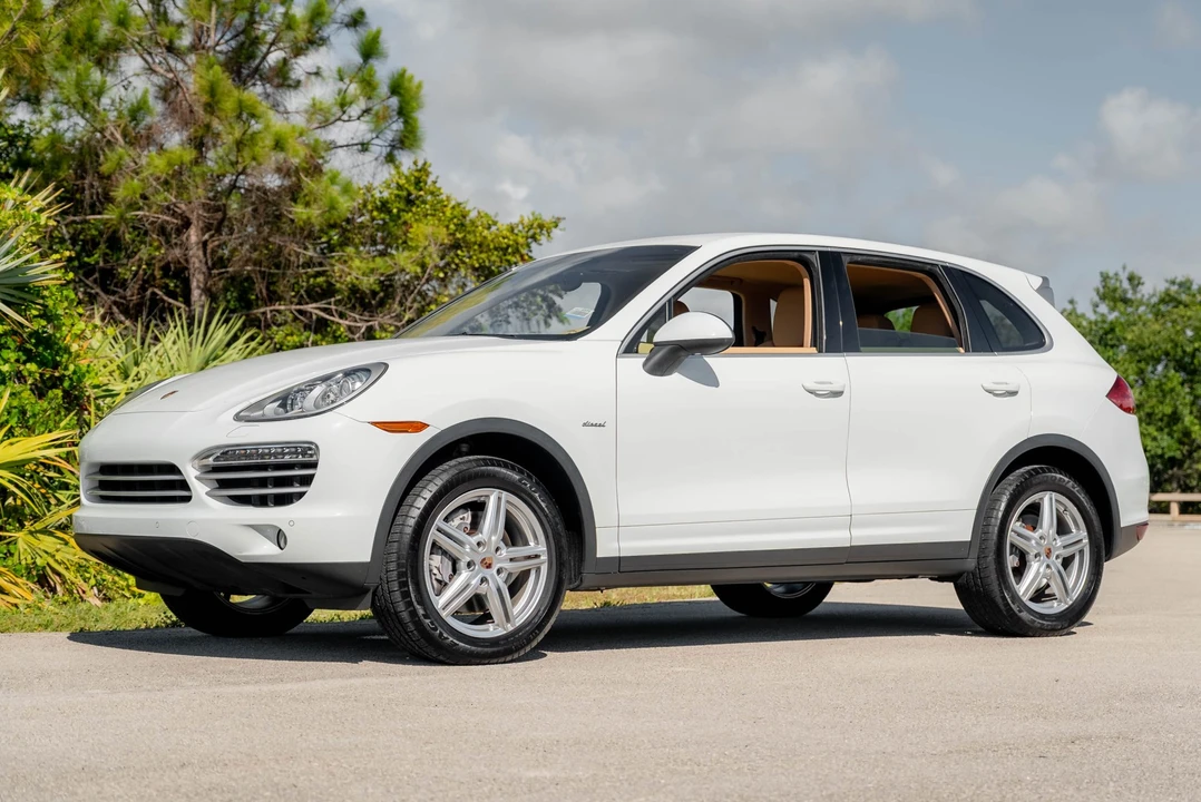2014 Porsche 958 Cayenne Diesel - Image 2 of 31