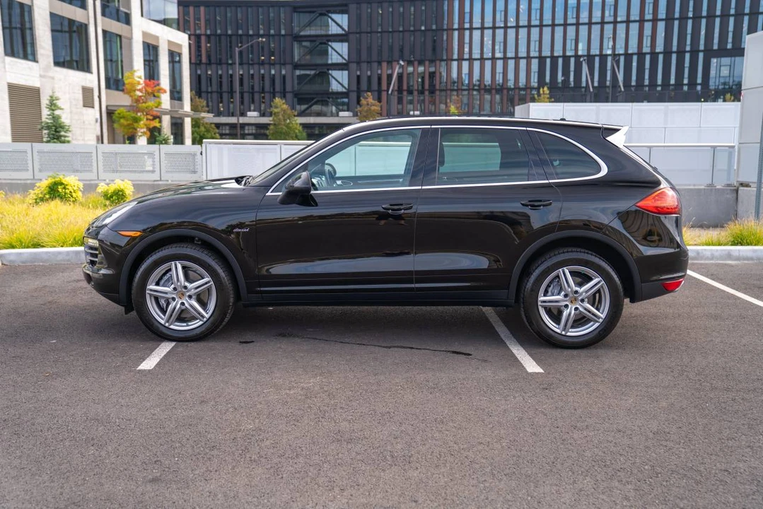 2014 Porsche 958 Cayenne Diesel - Image 2 of 5